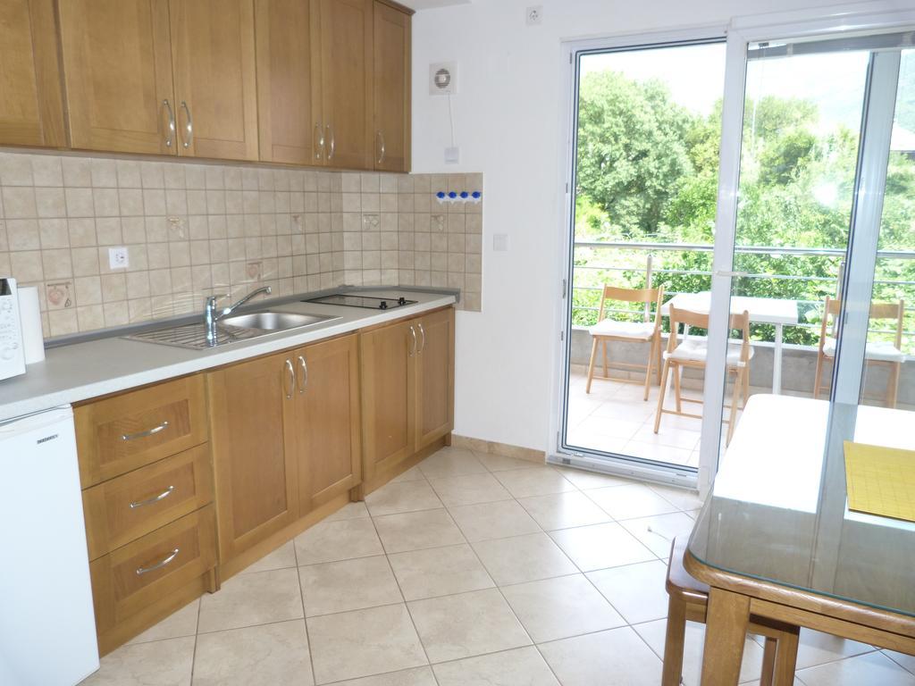 Apartments Lanterna Тиват Экстерьер фото
