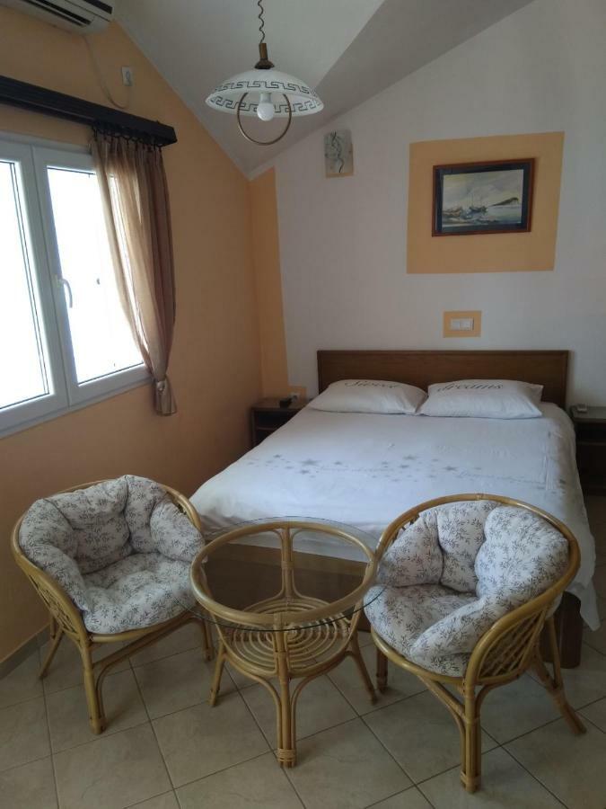 Apartments Lanterna Тиват Экстерьер фото