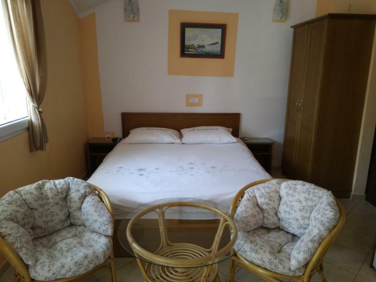 Apartments Lanterna Тиват Экстерьер фото